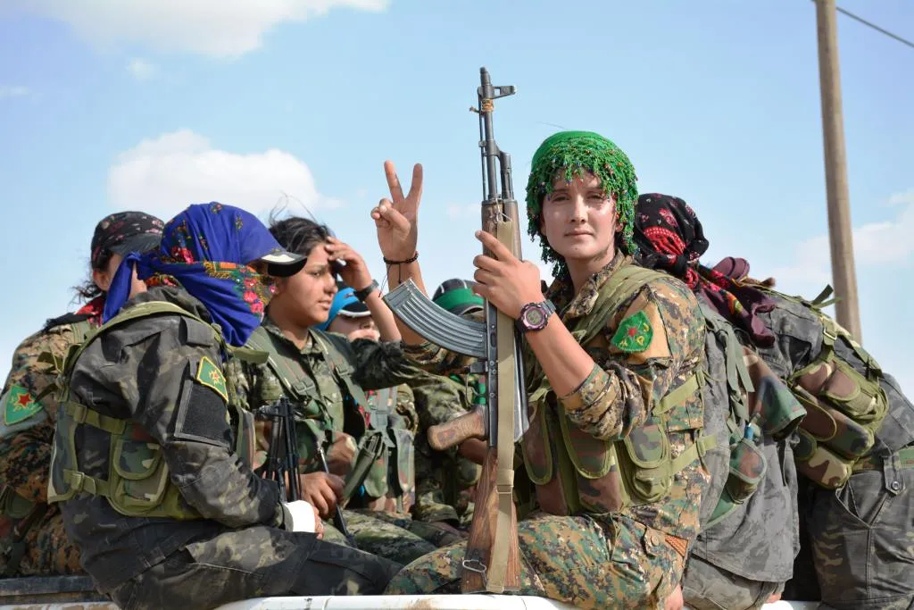 YPJ fighters in al-Jazeera Tempest to liberate Arab women from oppresse