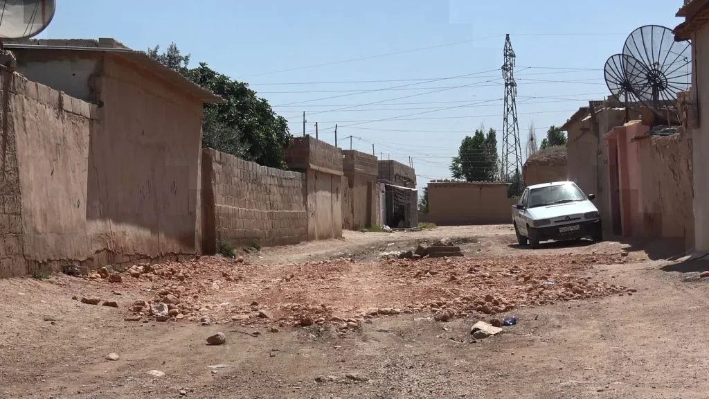 Qamishlo 's municipality begins to pave and maintains city 's roads
