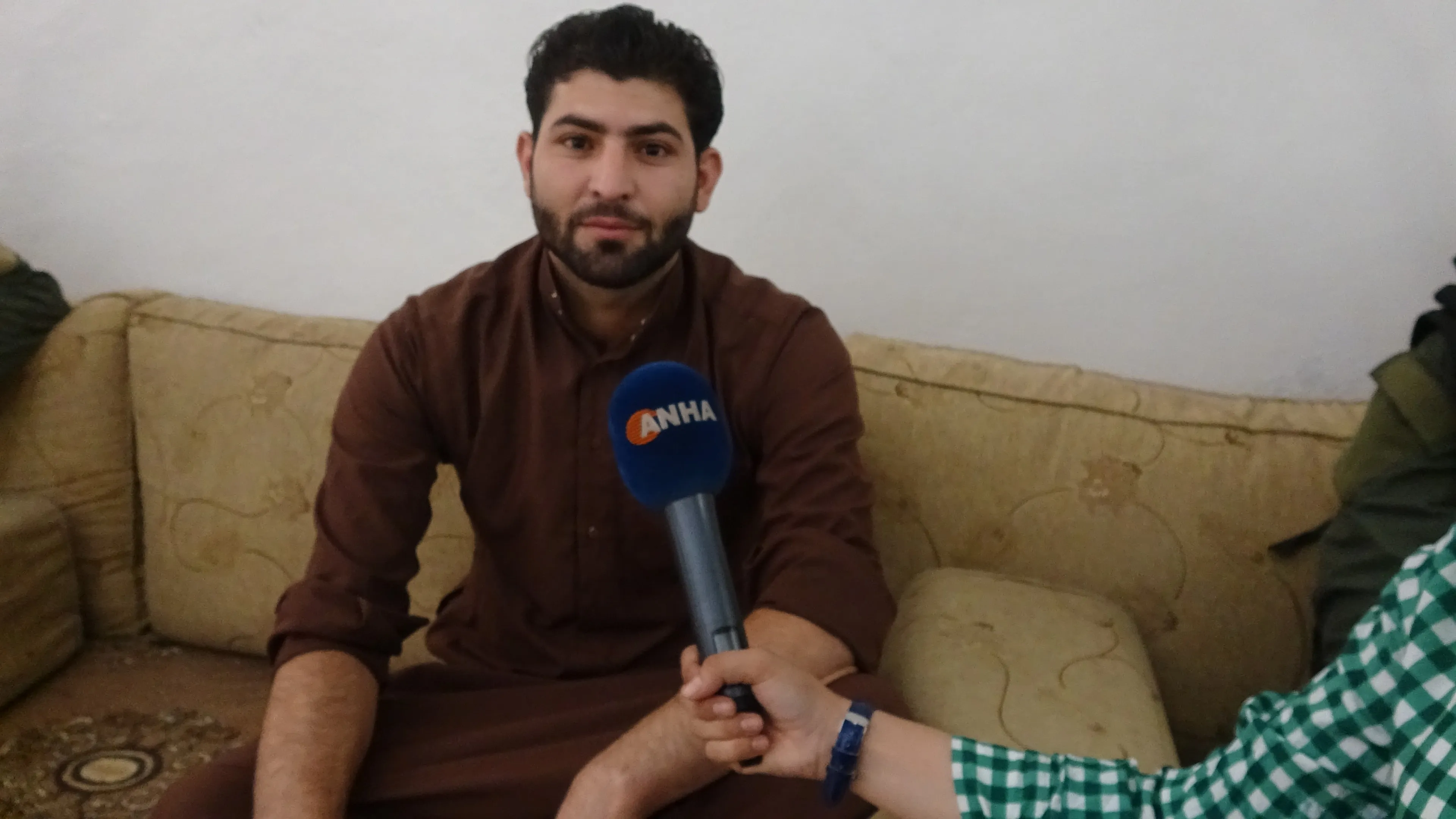 Civil, military institutions in al-Raqqa visit martyrs' families on Eid occasion
