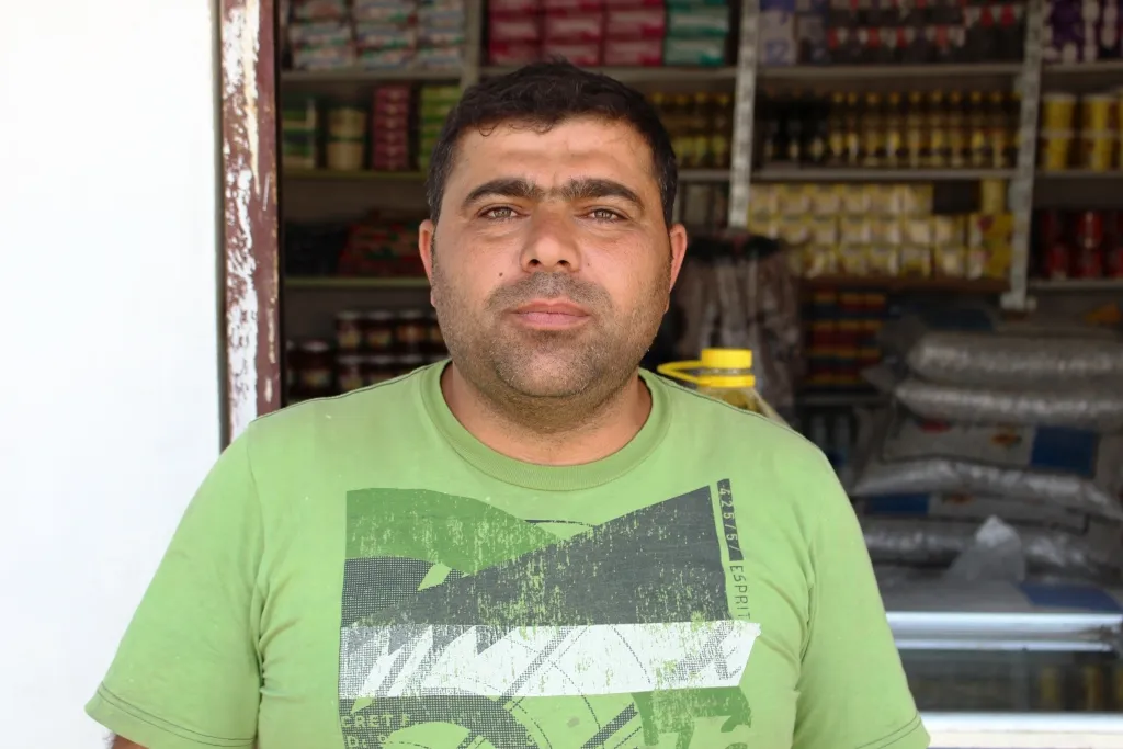 Residents complain of bad road in Qamishlo's entrance, Municipality work on repairing it