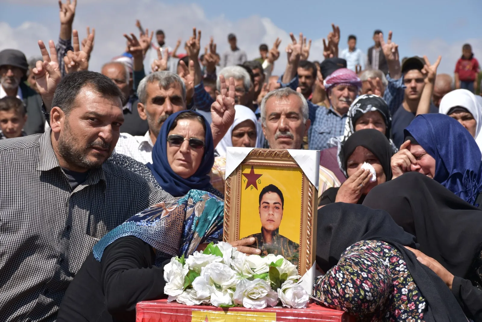 Al-Sahaba bid farewell its martyr Kendal Afrin