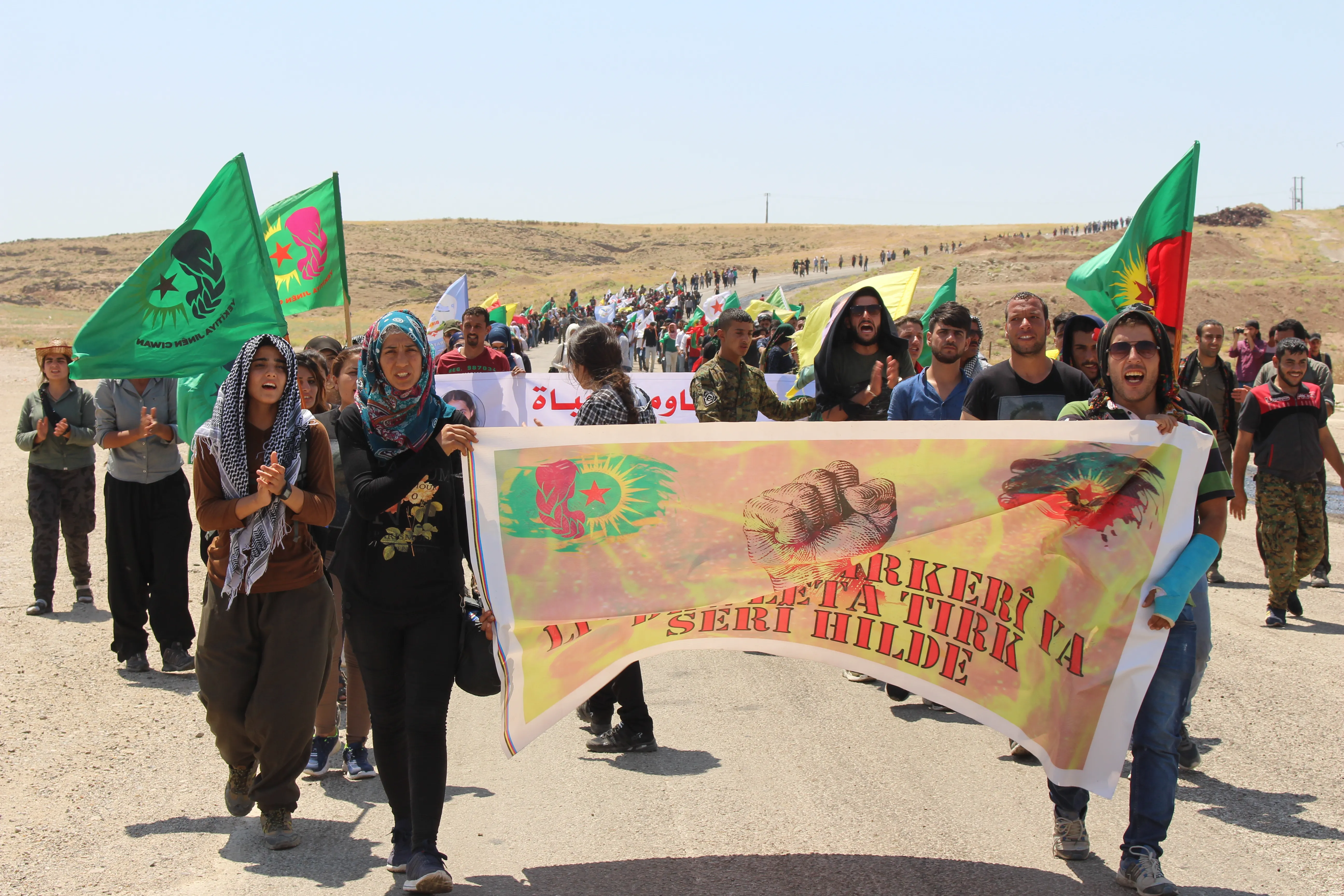 Youth issued condemnation statement in front of Sêmalka crossing