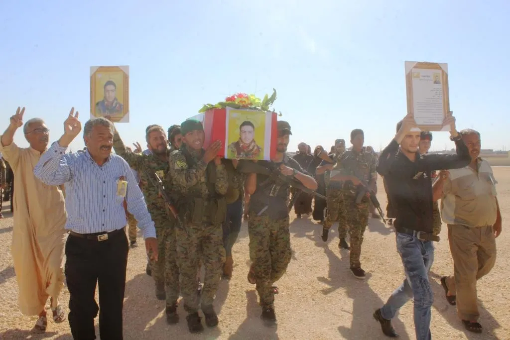 Al-Raqqa Martyrs Shrine embraced martyr Khalid al-Alewi’s corpse