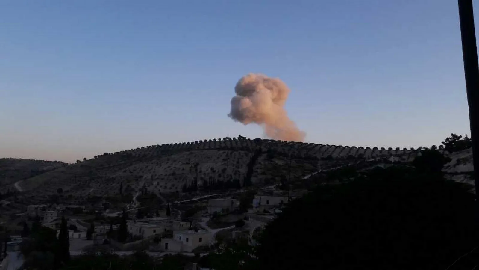 Unknown reconnaissance plane bombards al-Hamzat HQ in Afrin