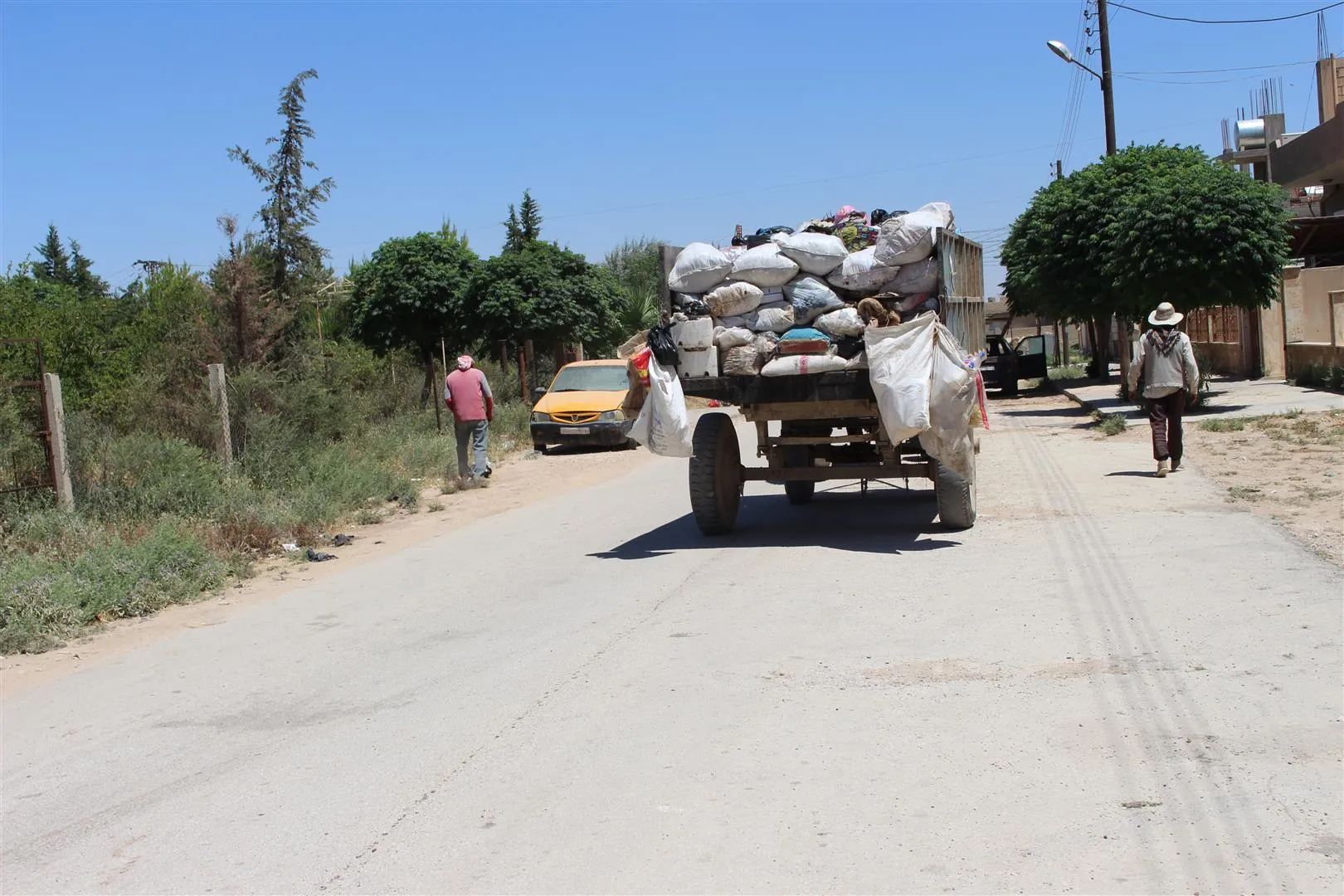 Despite lack of machineries, cleaners are doing their jobs
