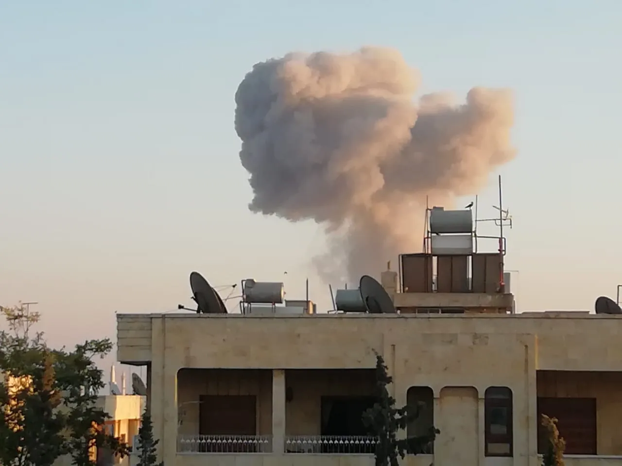 Explosion in al-Hamdaniya neighborhood in Aleppo city center