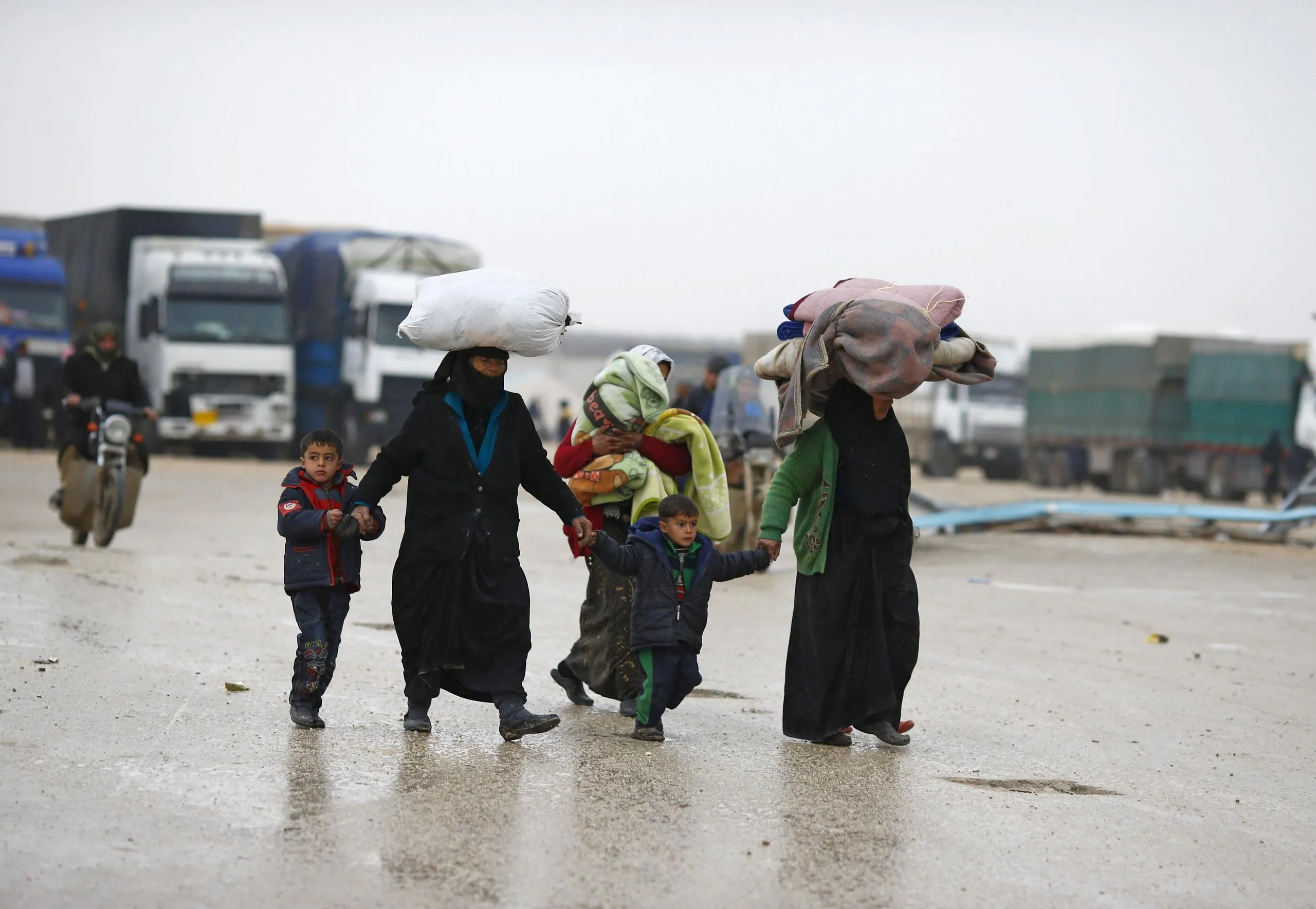More than 300 families displaced from Idlib to Afrin