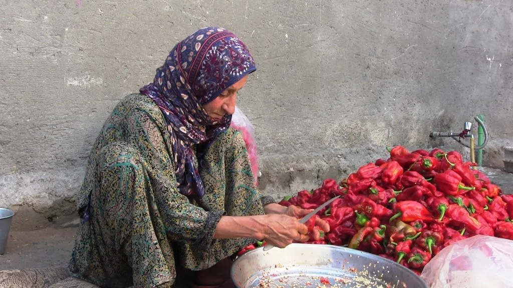 Al-Raqqa women are ready to receive winter