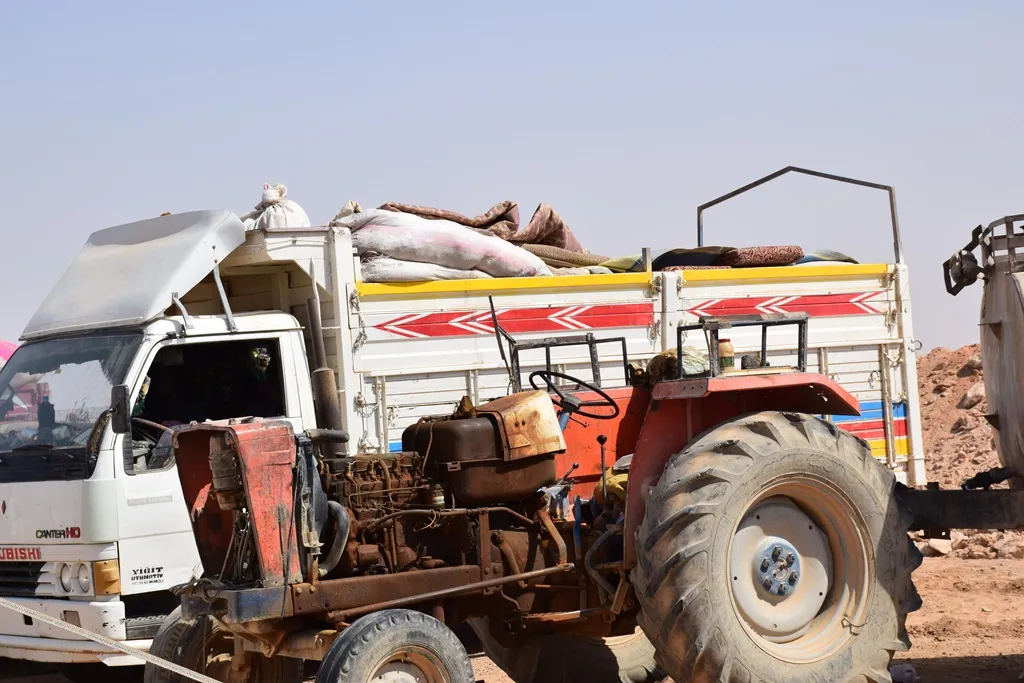 Dozens of civilians fleeing from Hajin reach to SDF areas
