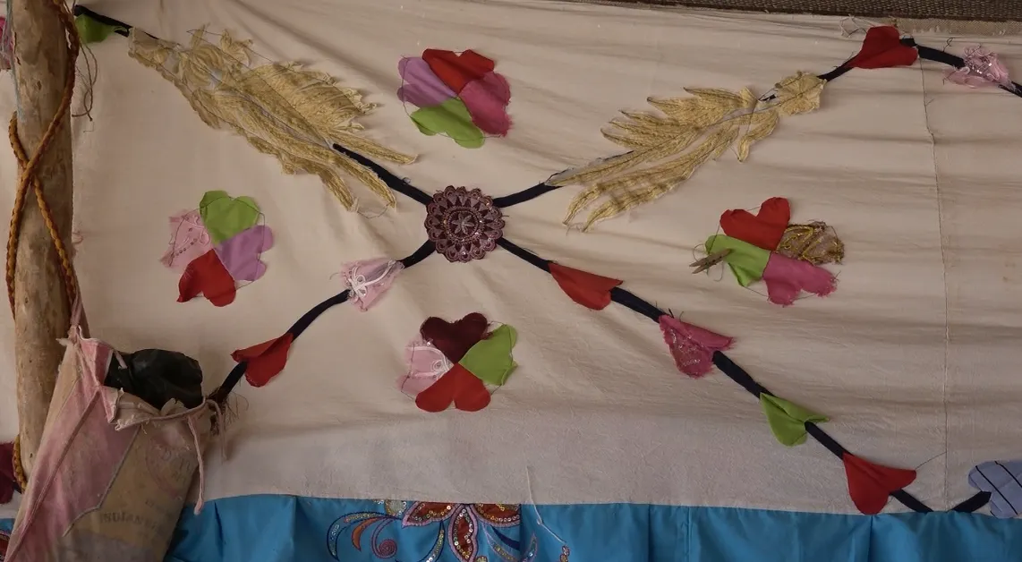 Decorating "hair tent"… culture inherited from ancestors till today