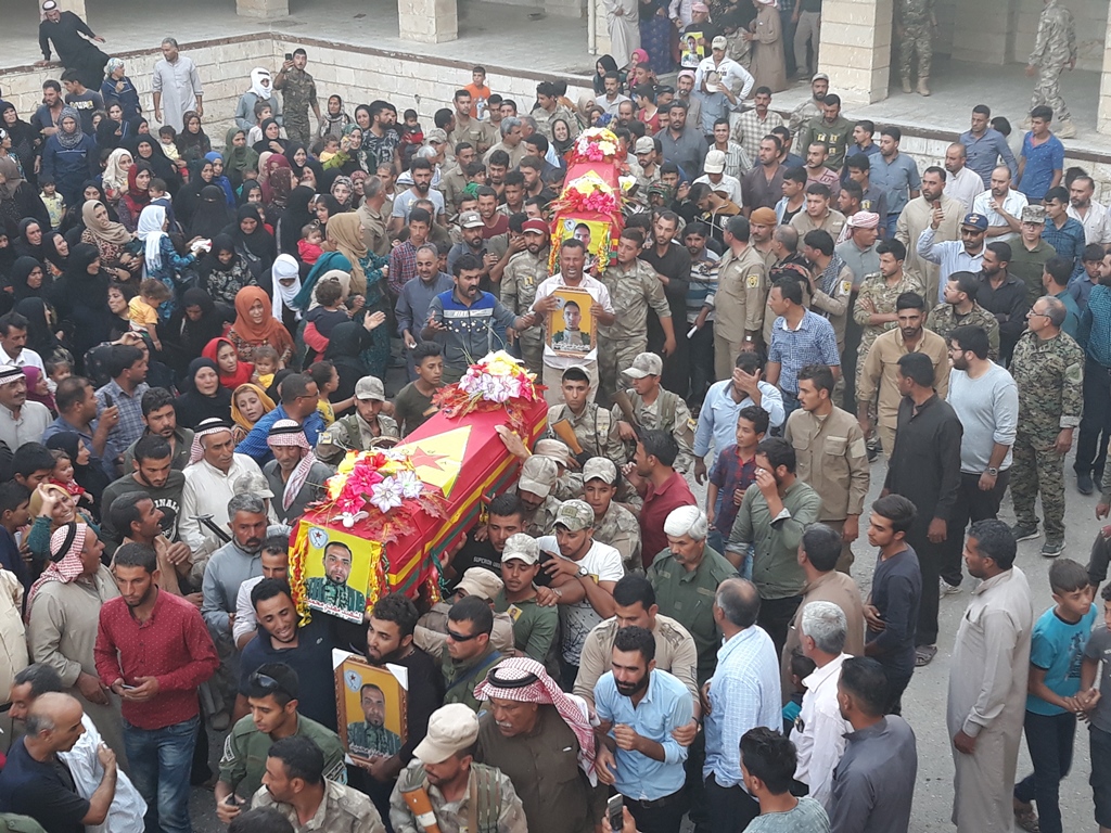 Serê Kanîyê people bid farewell 2 martyr's corpses