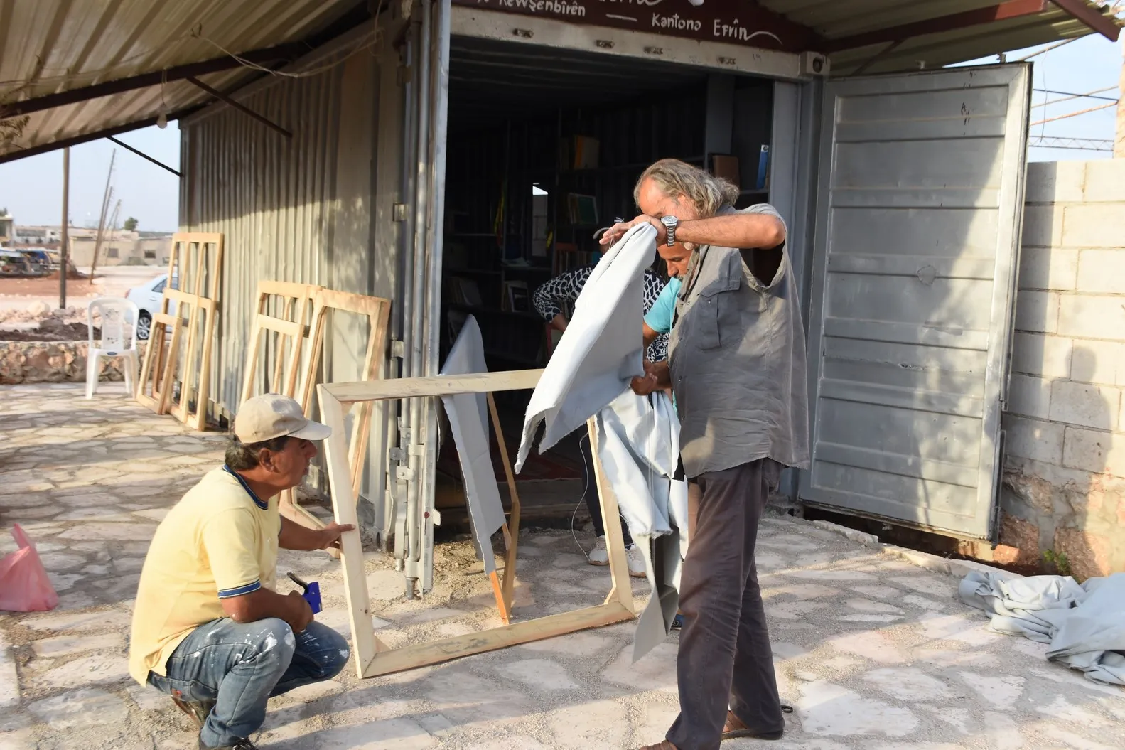 Conceptual artists prepare for opening fair in al-Shahba
