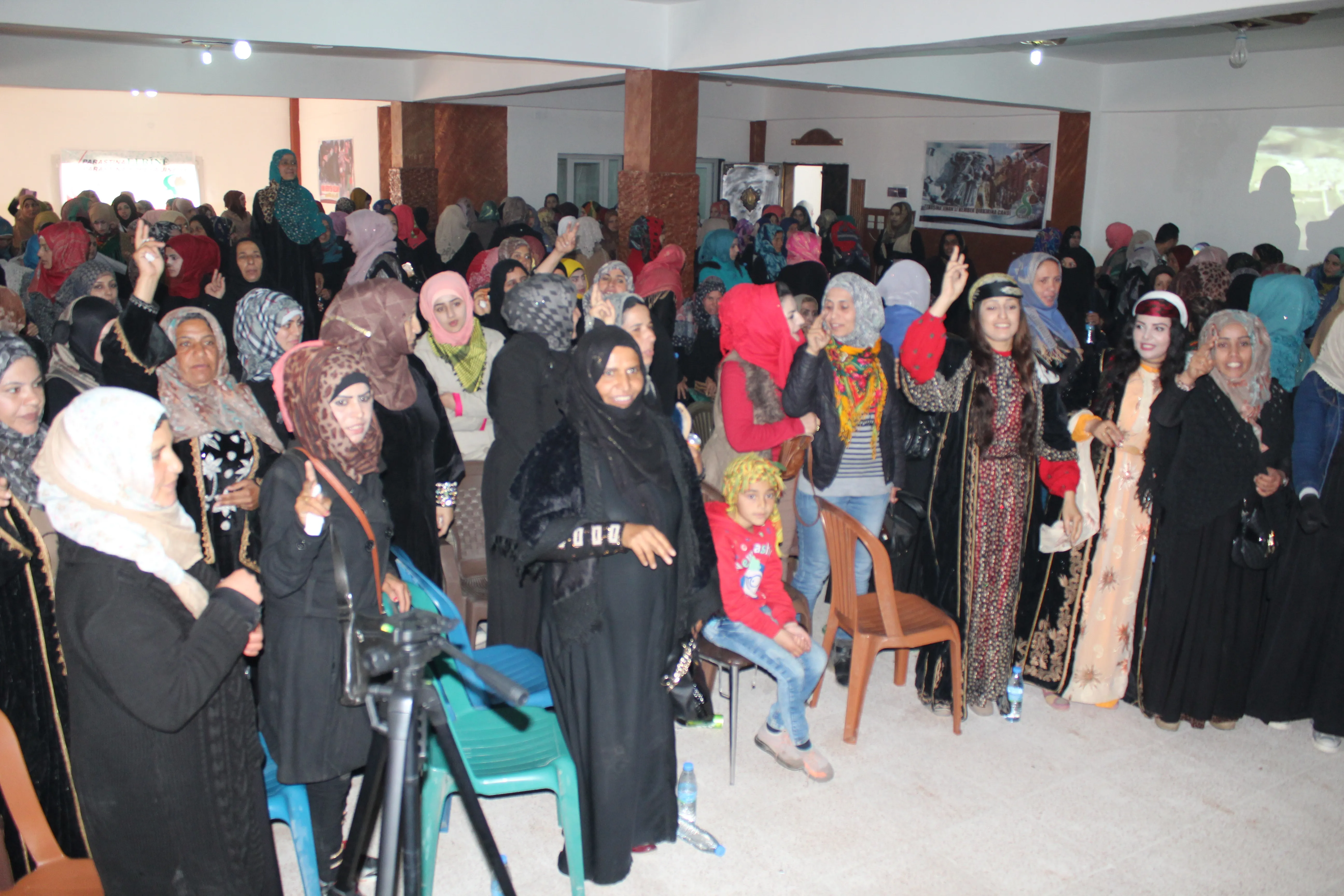 Al-Raqqa's women a year after liberating of IS' blackness-3