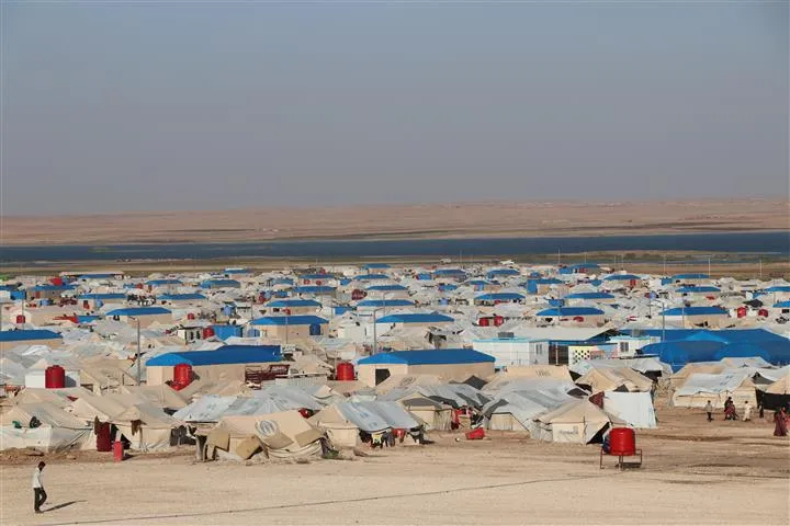 Al-Arisha, tents worn out with promises of renewed