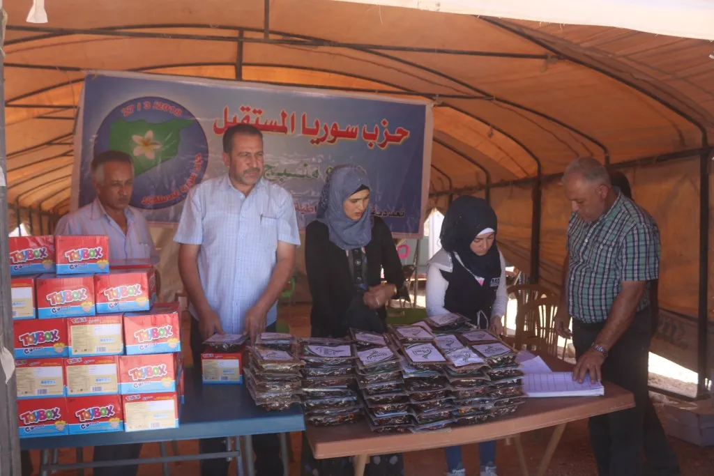 Food assistance distributed to refugees in Manbij