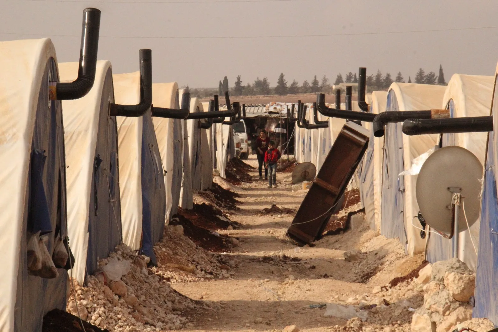 Thousands of heaters distributed to Afrin citizens in al-Shahba