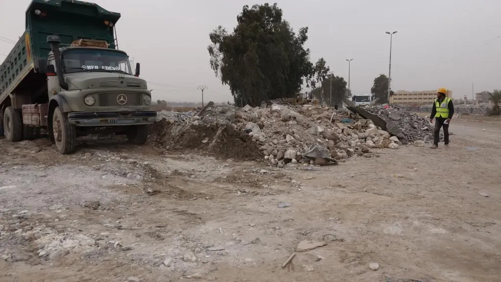 Benefiting from rubble of al-Raqqa to rehabilitate roads, bridges