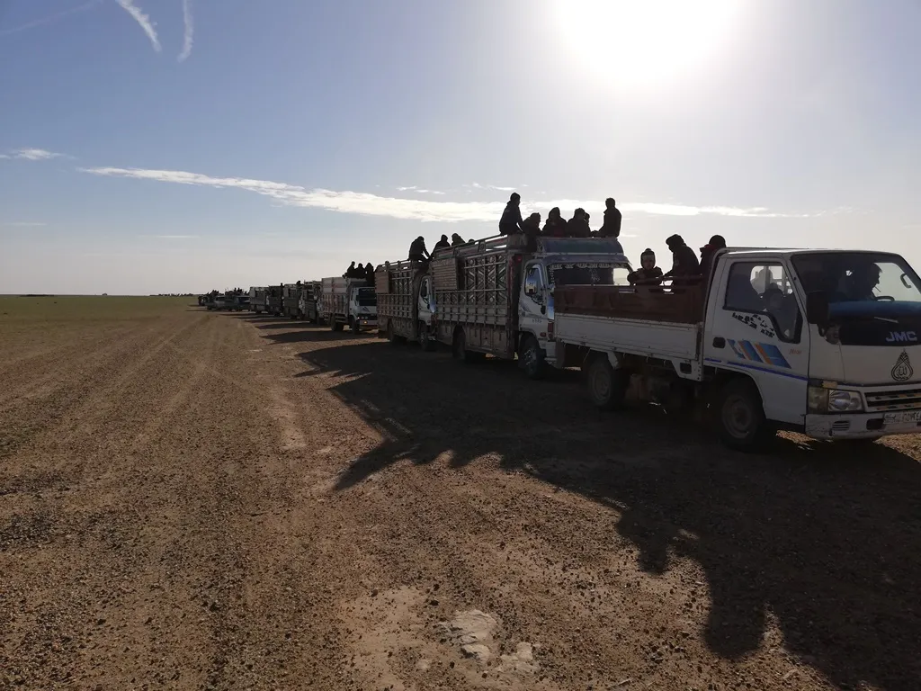 Despite road's hardship, they resist to reach SDF
