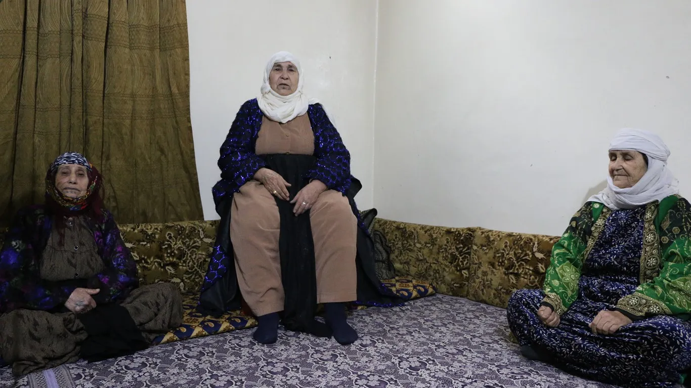 Women maintained their authenticity resisting disintegration