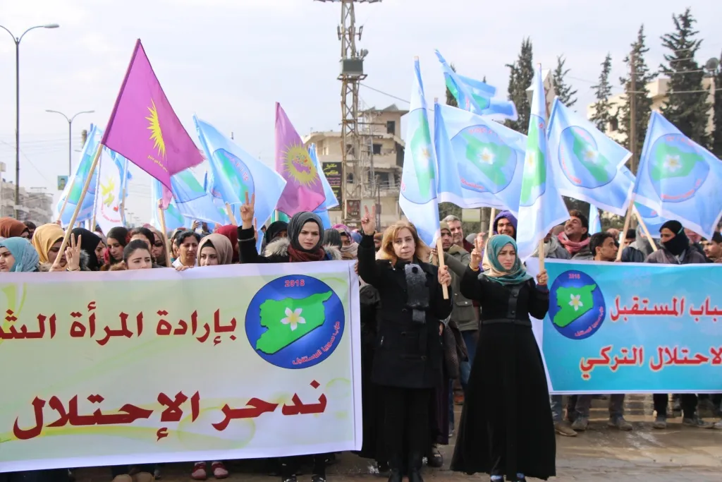 Demo in Manbij under "hand in hand to face Turkish occupation"