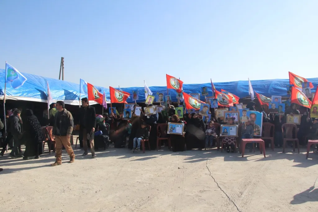 Manbij sit-in: Turkish threats to block solution of Syrian crisis