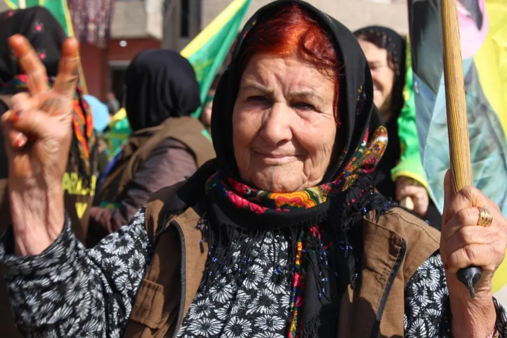 Demonstrators: By women's free will we to lift isolation