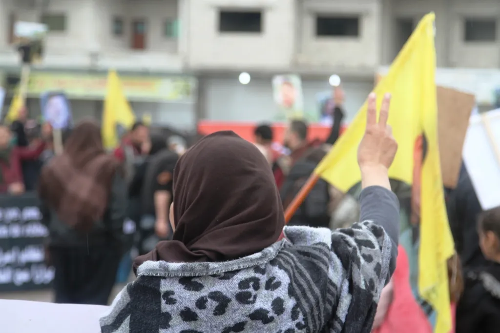 Tens of thousands take to Kobanî streets condemning "the Black Day"