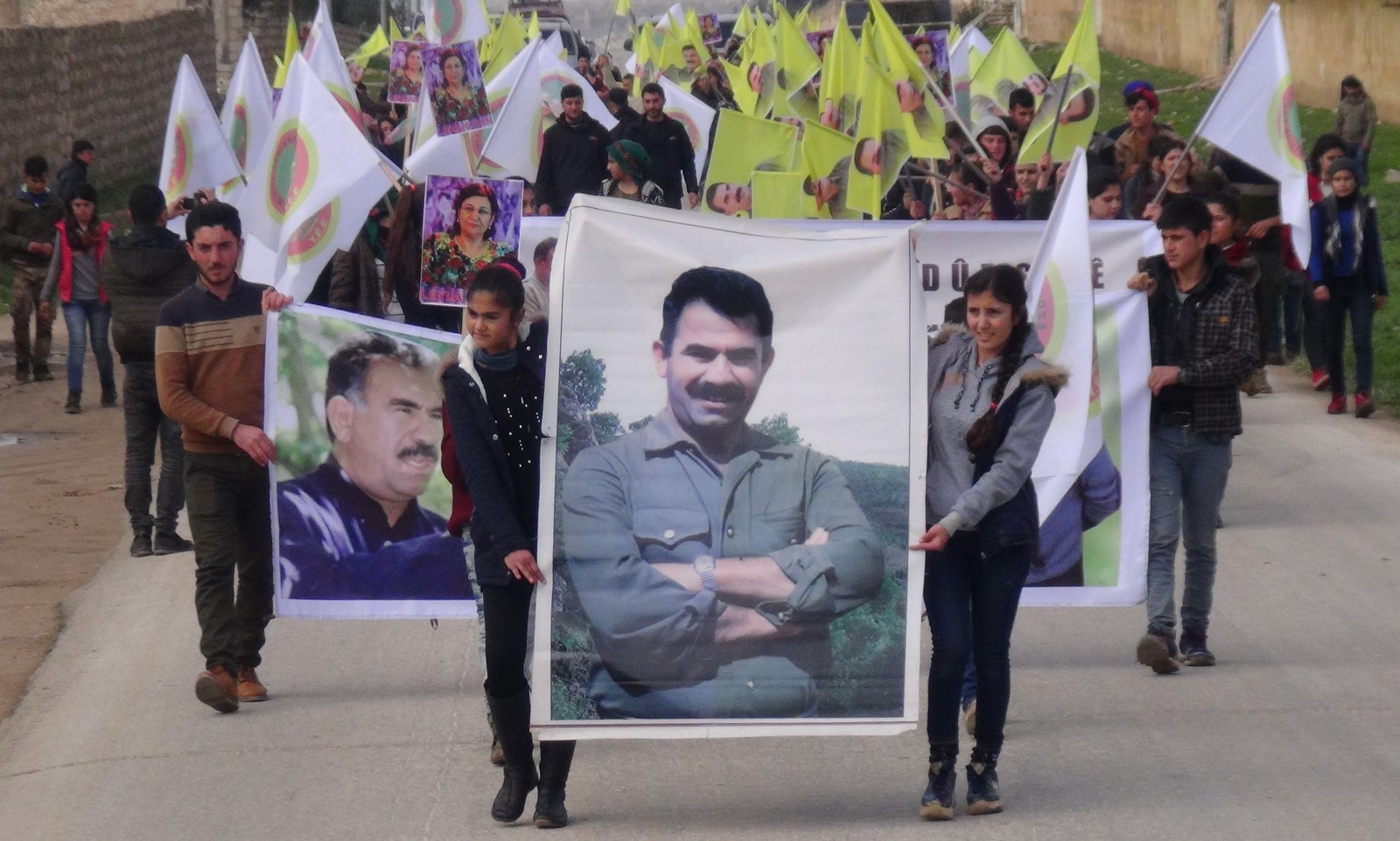 Yazidi youth organize demo in al-Shahba to denounce plot against Ocalan