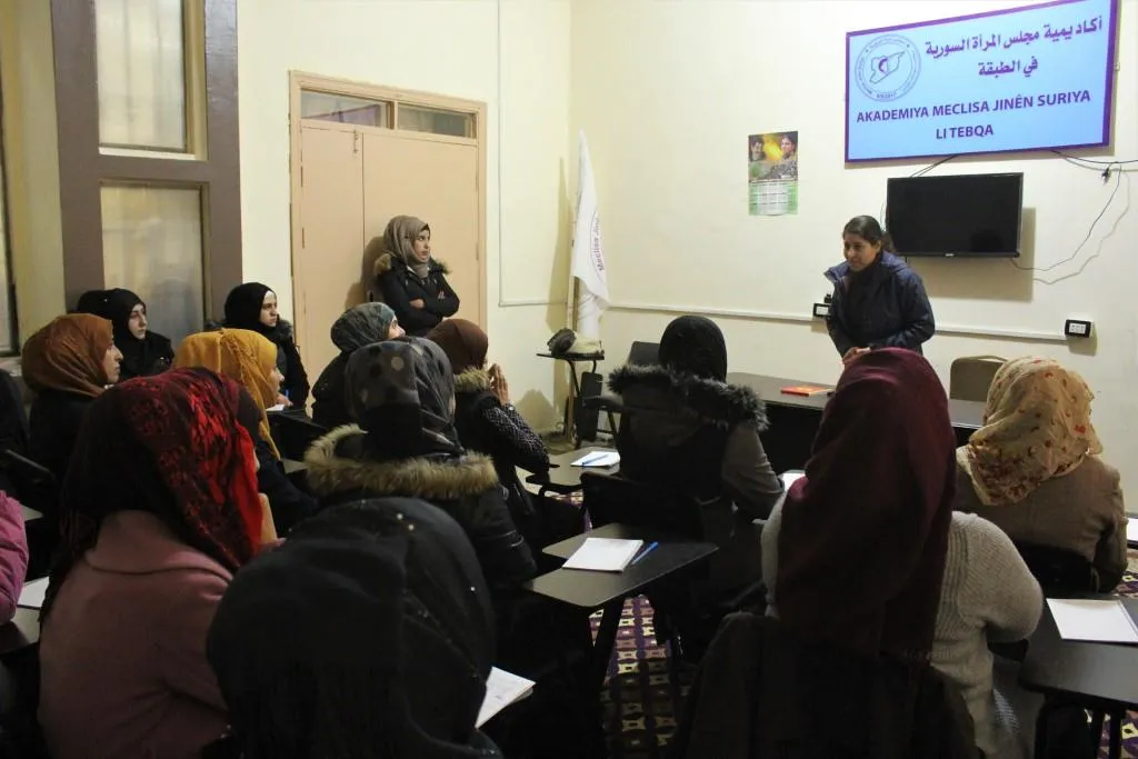 Syrian Women's Academy opens new course in al-Tabqa