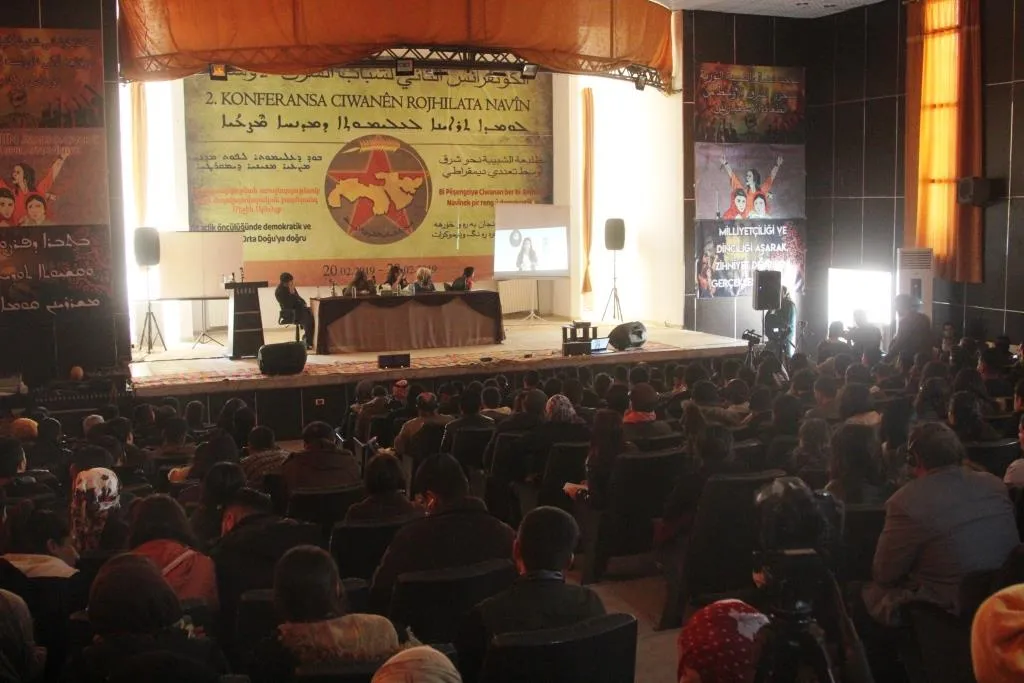 Youth discuss the need to resolve the Palestinian and Kurdish issues