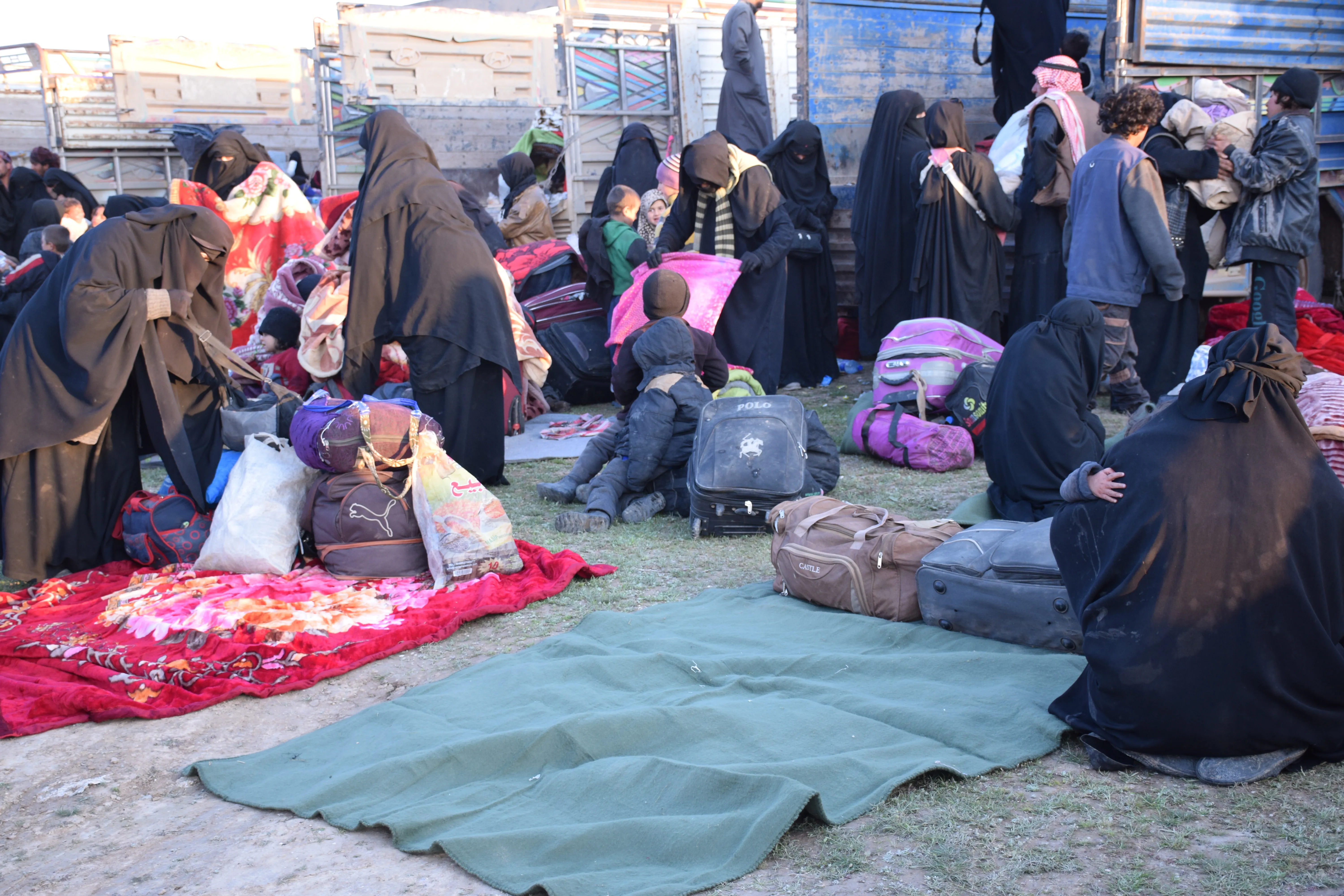 IS' women between supporters, opponents wondering about their fate   