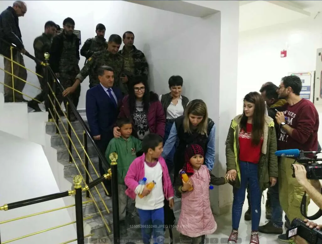 AA handed over 3 children of  Daesh to Russian Parliament officially