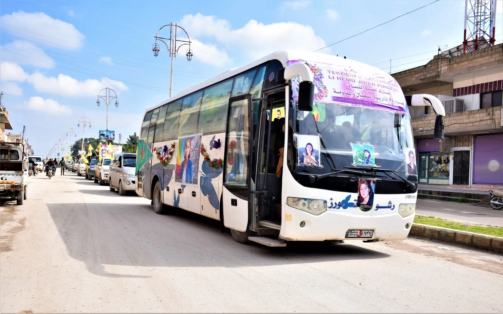 "Free Women's Caravan" visits Serê Kaniyê
