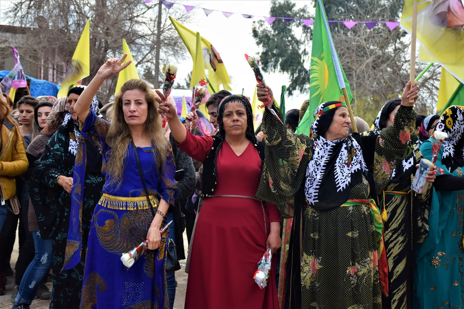 "Free Women's Caravan" visits Serê Kaniyê