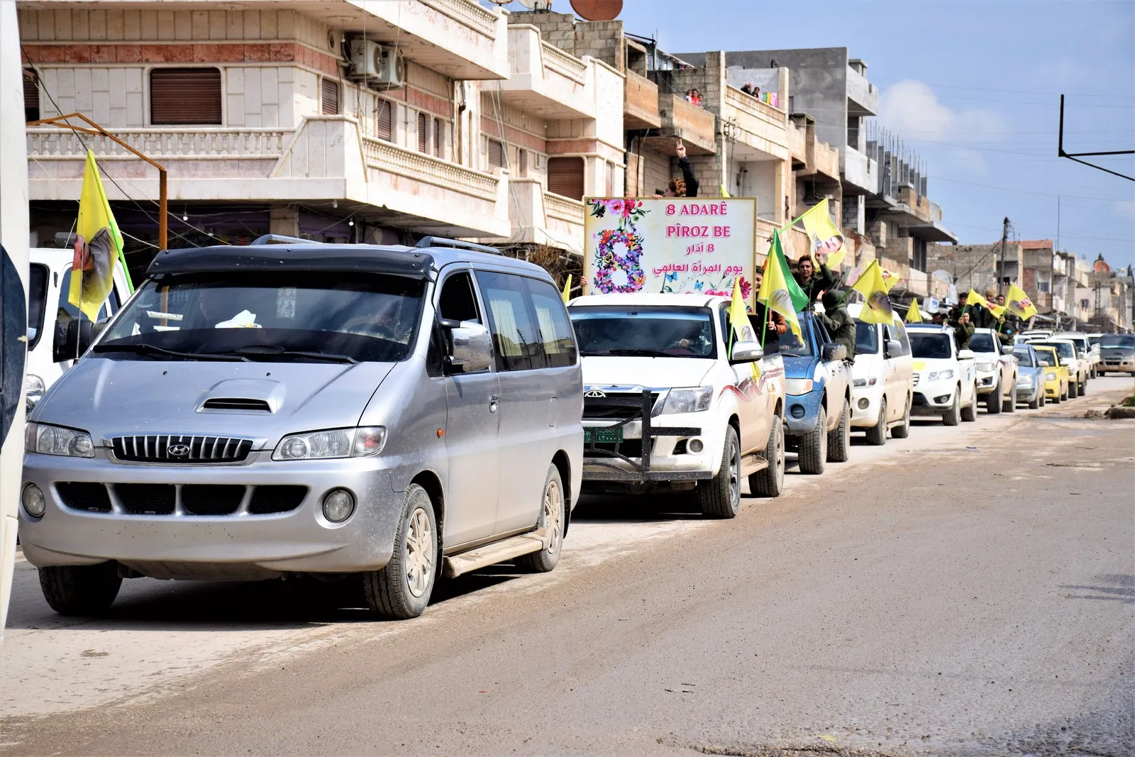 "Free Women's Caravan" visits Serê Kaniyê