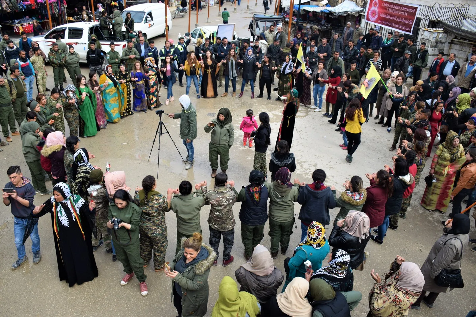 "Free Women's Caravan" visits Serê Kaniyê