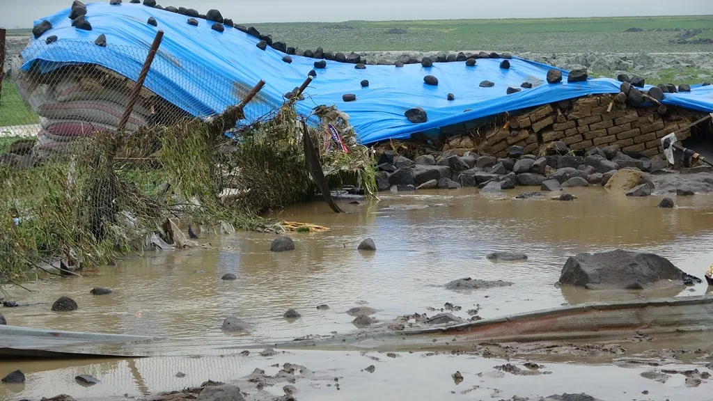 Damage to property of villagers of border villages as a result of removal of concrete wall