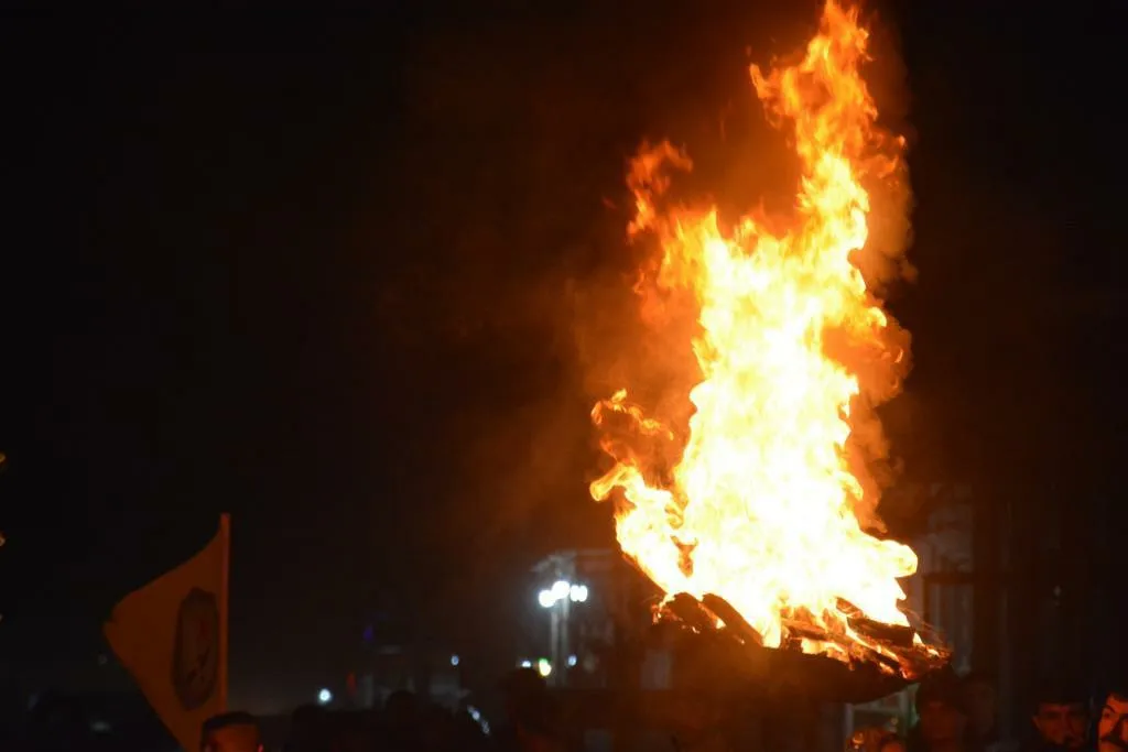 Flames, candles of Newroz lit, preparations for tomorrow celebrations fulfilled