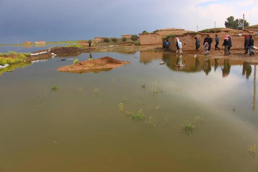 Flood waters encircled 4 villages in Tel Hamis