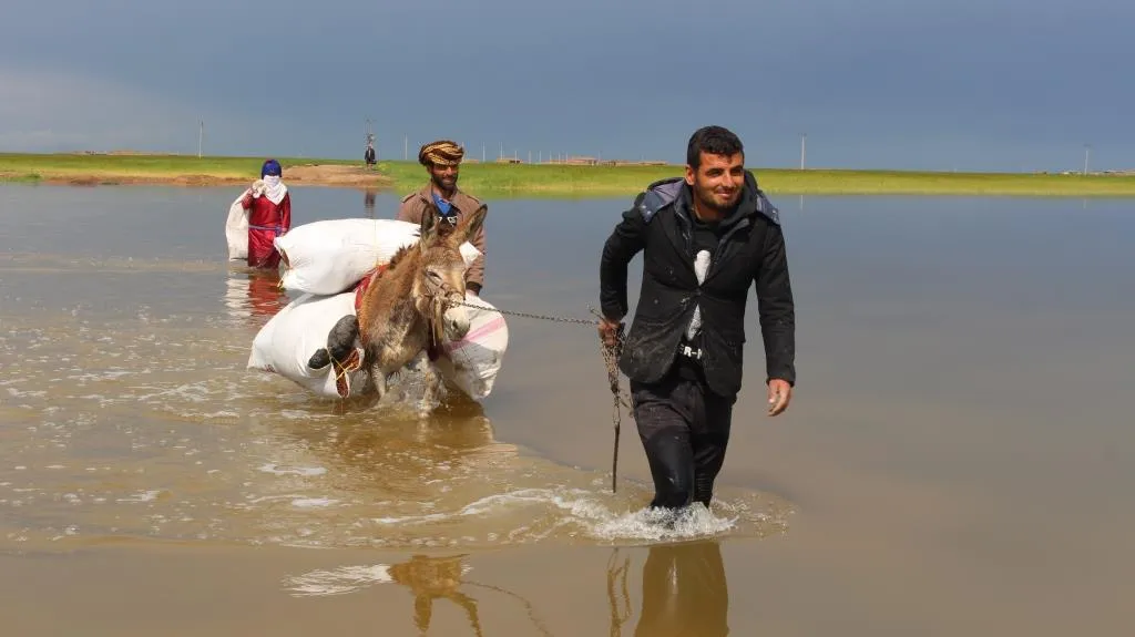 Flood waters encircled 4 villages in Tel Hamis