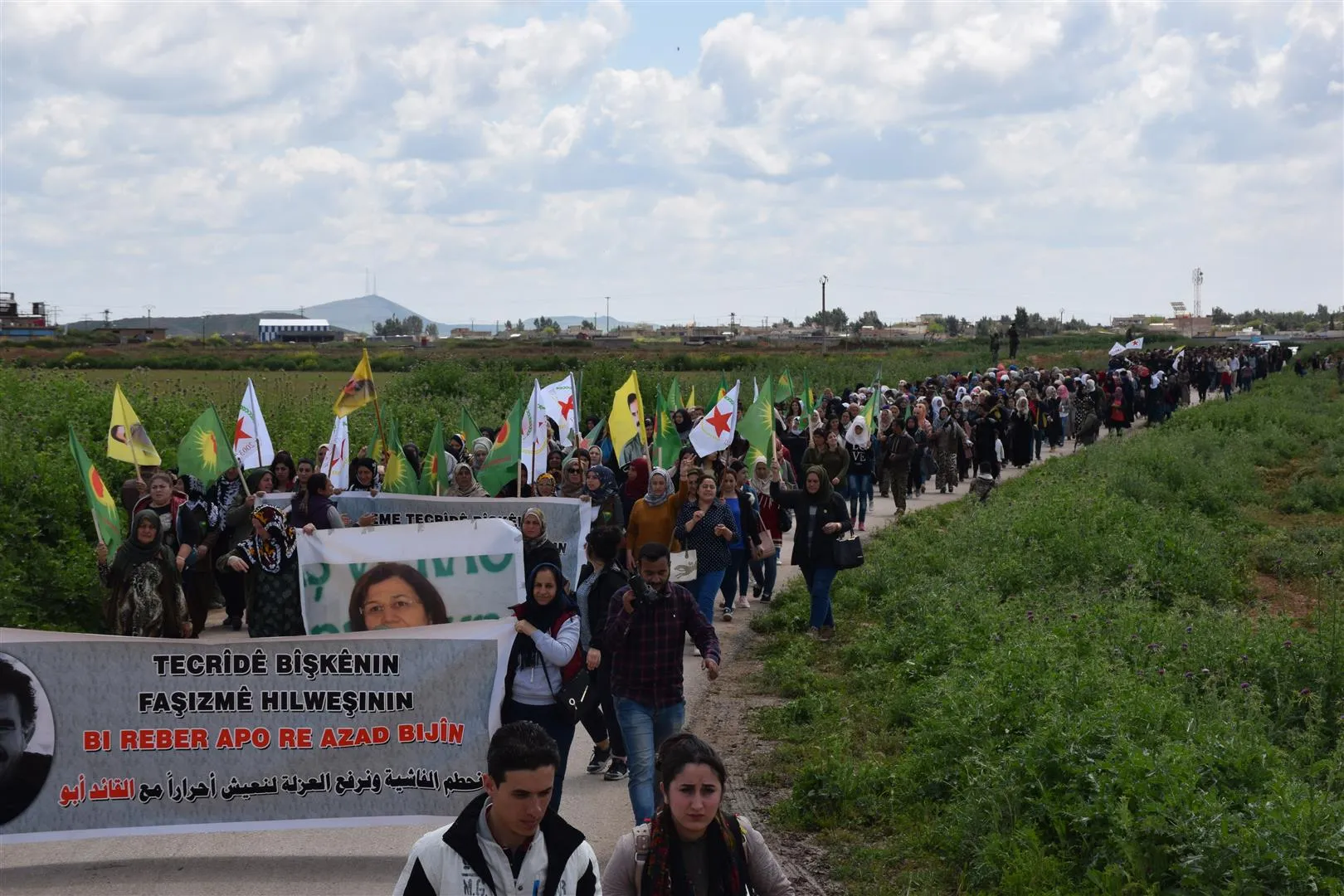 Al-Hasakah people demonstrated in solidarity with hunger strikers