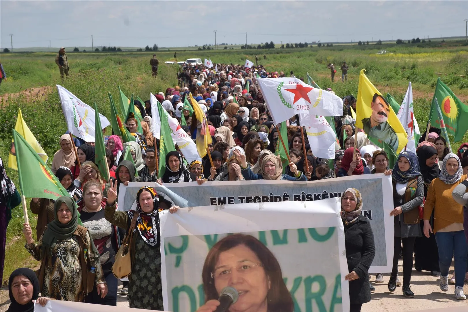 Al-Hasakah people demonstrated in solidarity with hunger strikers