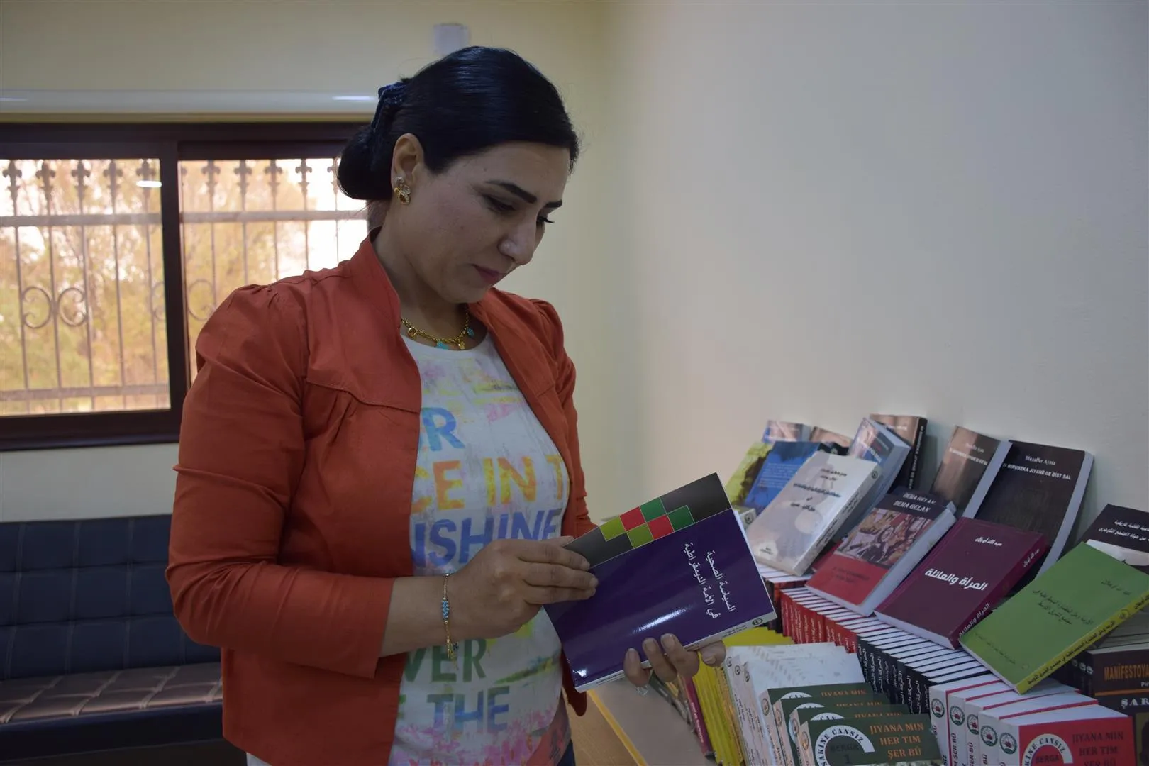 Soon… opening a library of 1,000 books