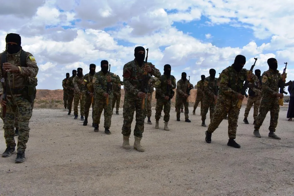 Deir ez-Zor people bid farewell 6 martyrs' corpses, disclosed record of 20 other