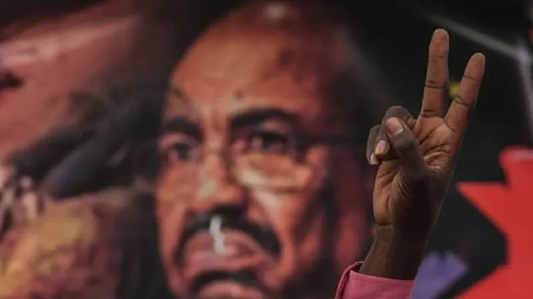Al-Bashir admitted charges against him, Gulf State applied to host him