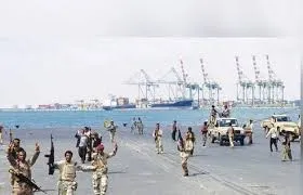 Houthis begin to withdraw from ports of Hodeidah