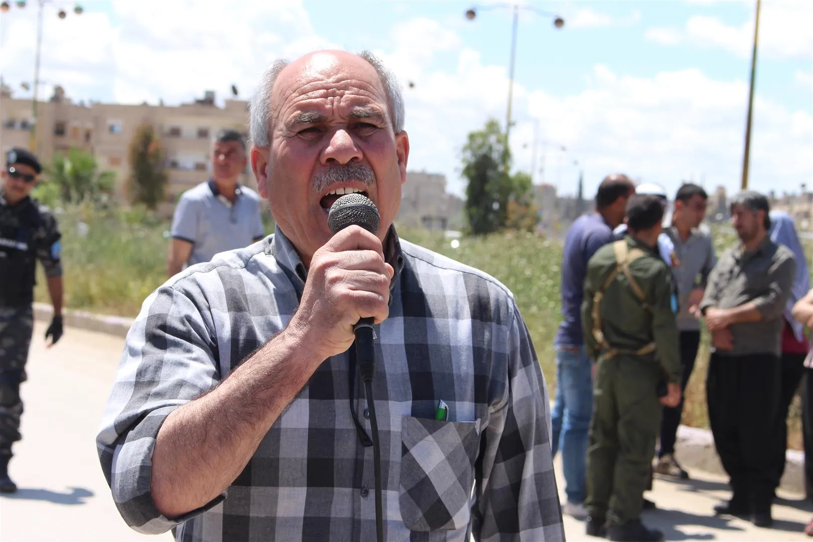People of al-Hasakah demonstrated against occupation wall in Afrin
