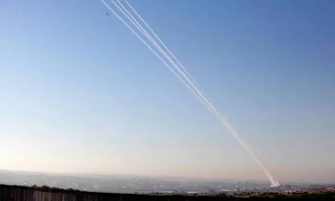 1 Palestinian killed, several injured in Gaza, mutual bombardment intensifying 