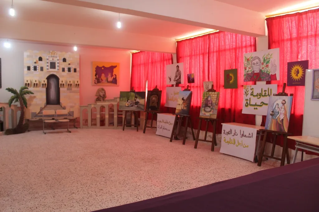 Young women's art exhibition in Manbij