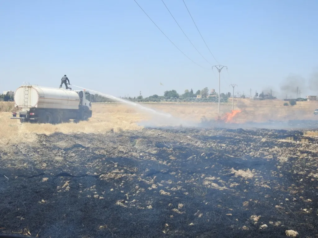 Fires consumes one thousand dunum in Girê Spi, reaches city's neighborhoods